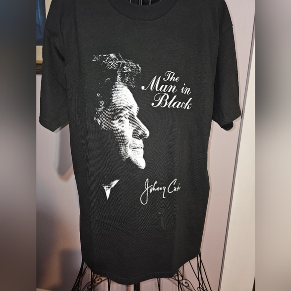 JOHNNY CASH T-SHIRT - Picture 1 of 2